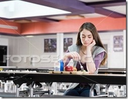 girl-alone-lunch_