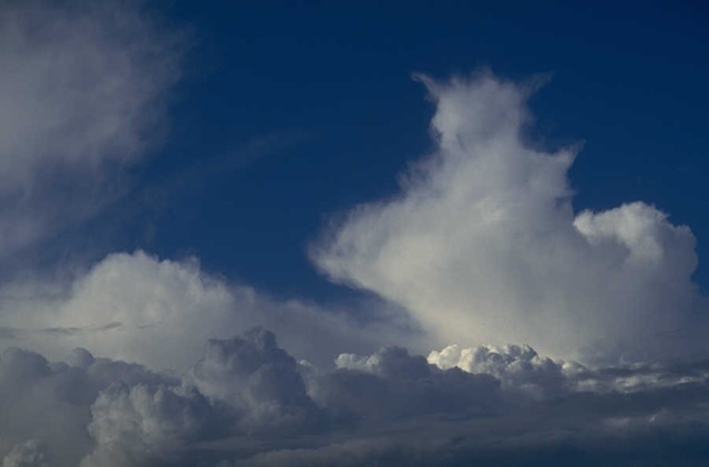 [cloud_902.jpg]