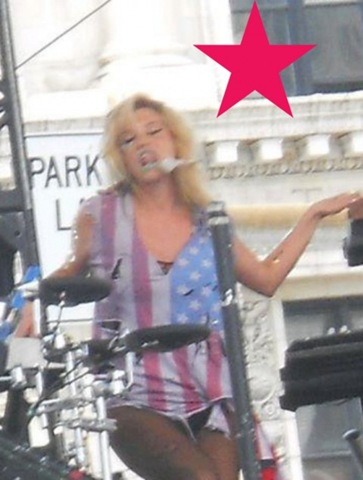 [kesha-old-guy-masturbating-01[3].jpg]