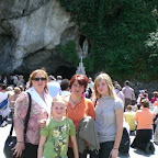 tanti saluti da Nardina,Viviana,Gioenna e Aleandra da Lourdes..JPG