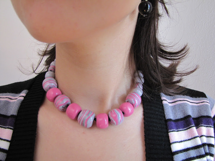 Margelute handmade din fimo roz gri
