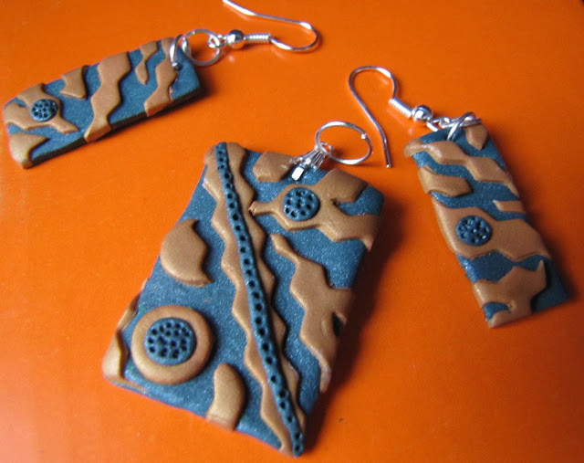 Onduleuri pe Kaki Cercei handmade fimo