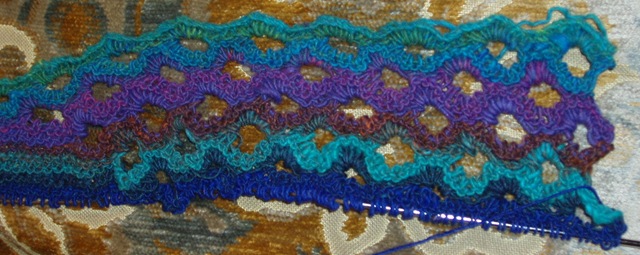 [fishtail scarf in progress[4].jpg]
