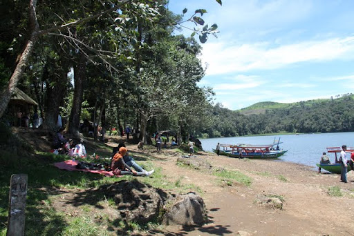 Situ Patenggang / Lake Patenggang