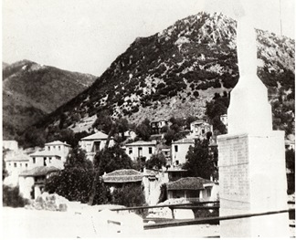 1952 - μνημ. Ηρώων . 1952 - μνημ. Ηρώων .