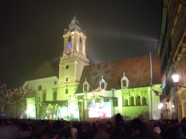 [800px-Bratislava_Silvester_2006[4].jpg]