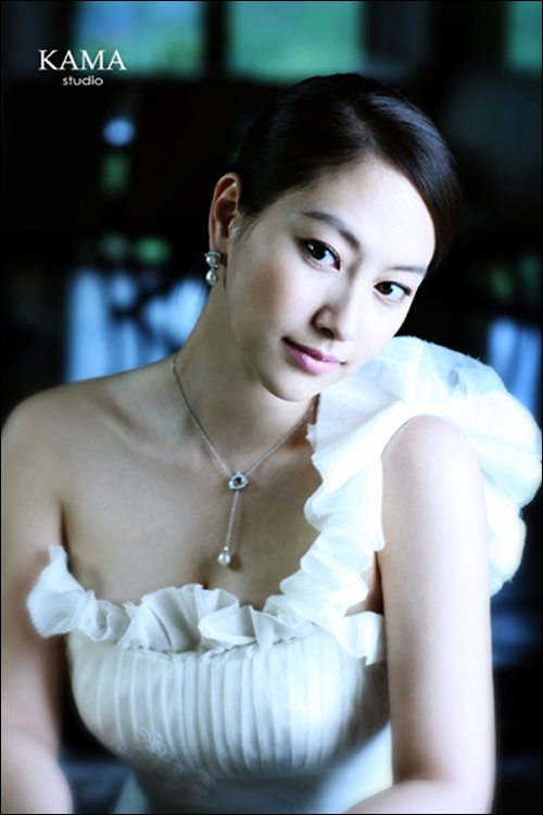 Shin Ae Beautiful Wedding Dress Photos