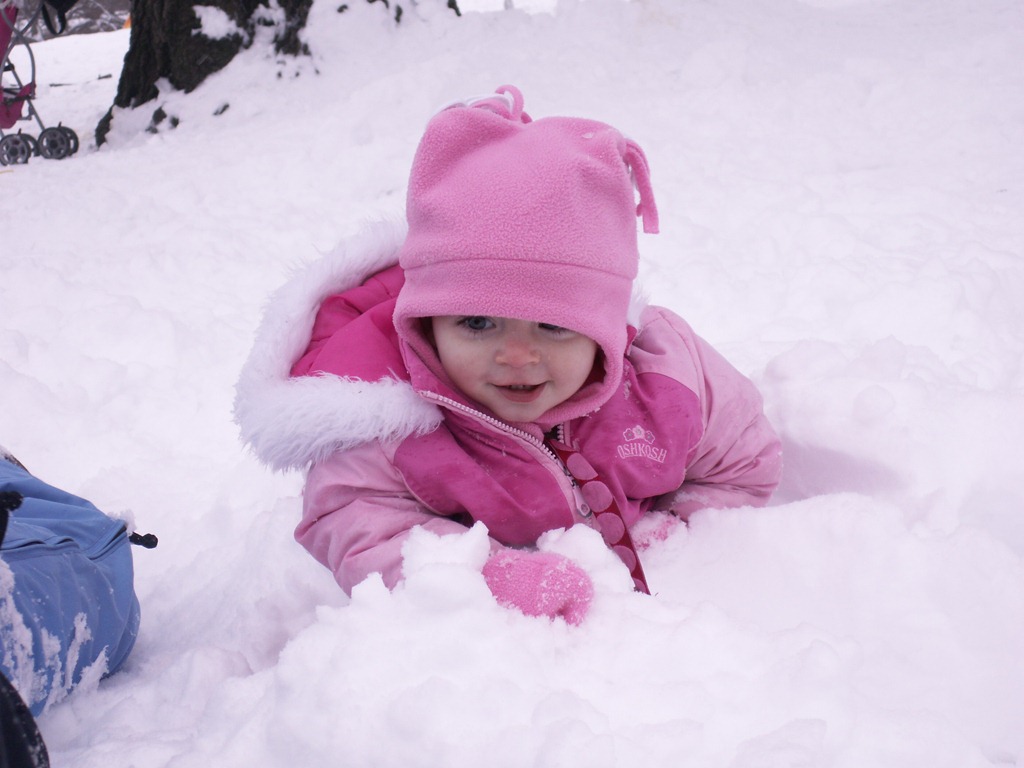 [Elaine's first sledding trip_0015[5].jpg]