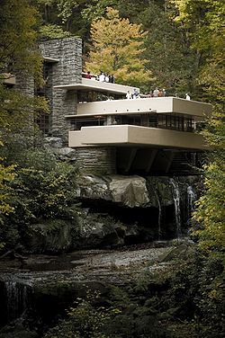 250px-Wrightfallingwater.jpg