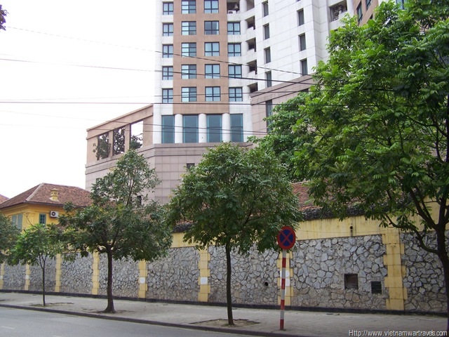 [HanoiHilton(HoaLoPrison)[3].jpg]