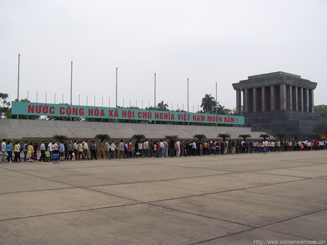 [Hanoi Ho Chi Minh Mausoleum (6)[2].jpg]