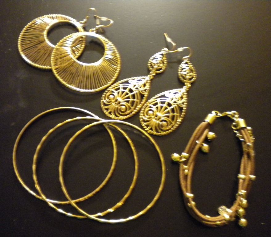 [Jewelry-Lot-Forever21-Earrings-HM-Bracelet[5].jpg]