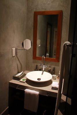 Bathroom at the Tintagel Colombo hotel in Sri Lanka