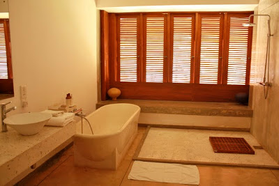 Bathroom at the Frangipani Tree hotel in Galle Sri Lanka