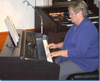 Barbara McNab making good use of the built-in arranger and playing with the added feature of a full orchestra! Good stuff Barbara. Barbara McNab making good use of the built-in arranger and playing with the added feature of a full orchestra! Good stuff Barbara.
