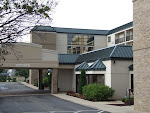 Marriott Courtyard-Beachwood front entrance