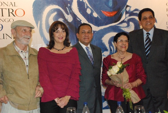[Eduardo Di Mauro, Karina Noble, José Rafael lantigua, Maricusa Ornes y César Pina Toribio.[4].jpg]