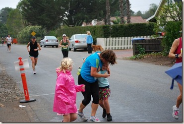 Santa Barbara Marathon family cheerleaders2 Santa Barbara Marathon family cheerleaders2