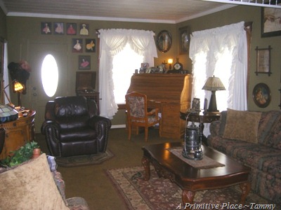 [momlv025.jpg]