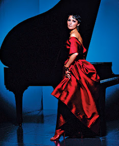 Anna Netrebko. Obligatory Credit - CAMERA PRESS/Clive Arrowsmith. NEXT BIG THING: Russian soprano Anna Netrebko who has been sending pulses racing in the opera scene with her filmstar looks. Born in Krasnodar in southern Russia, Anna has won several awards since graduating from St Petersburg Conservatory in 1995. Her debut album is entitled 'Opera Arias'. 2003*** USA ONLY ***ȥ anna_netrebko.jpg