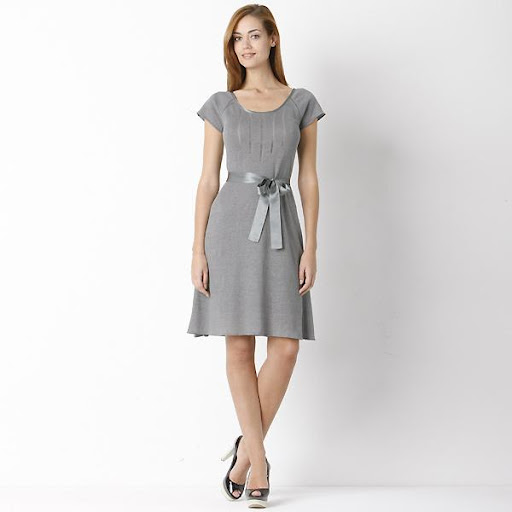 Lista 102+ Foto Con Que Zapatos Combinar Un Vestido Gris Oscuro Mirada