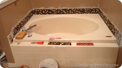 bathtub-tile-accent