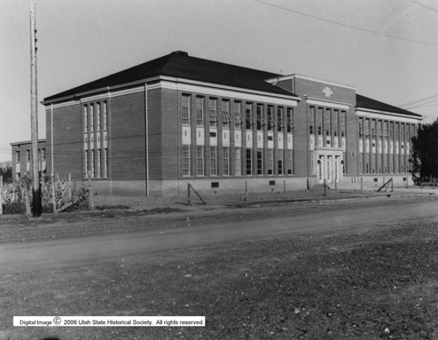 [Old Hurricane High School when new[3].png]