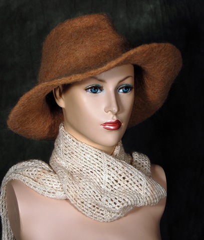 [rocky's hat and scarf 3[7].jpg]