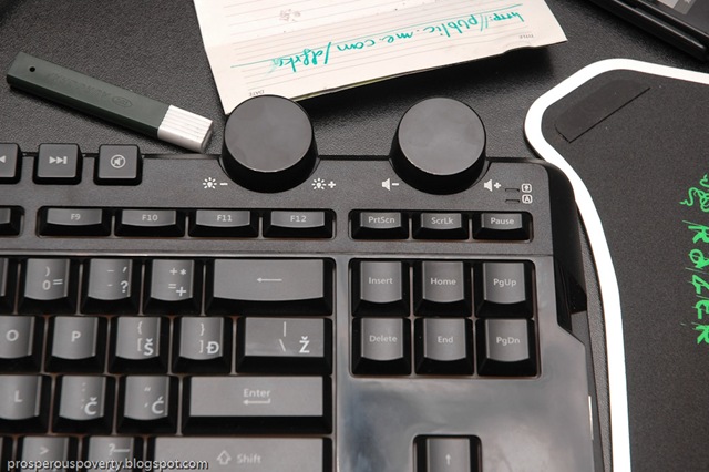 [Microsoft_Sidewinder_x6_keyboard_51.jpg]