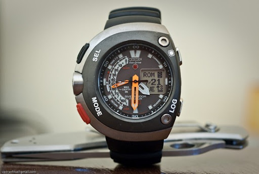 citizen eco drive digital watch