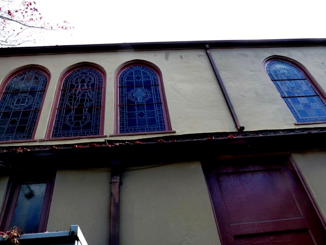 [chocolate stained glass[16].jpg]