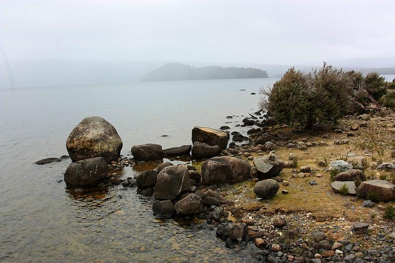 [100103_LakeStClairNPTasmania_11_sm2.jpg]