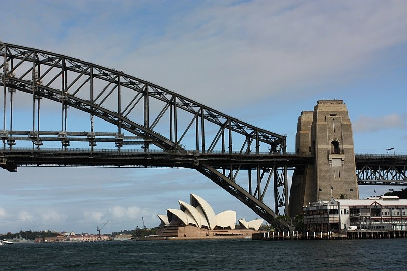 [100115_Sydney Harbor Bridge_62_sm[2].jpg]