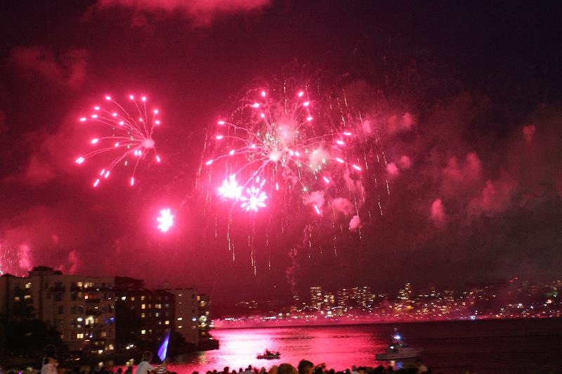 [091231_Syndey_NYE_Milsons_Point09_sm[2].jpg]