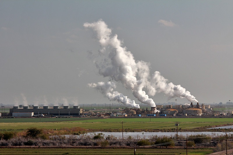 [110222_salton_sea_geothermal_plant[2].jpg]