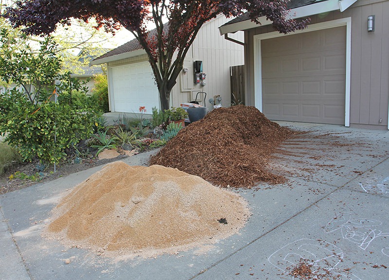 [110416_bark_driveway[2].jpg]