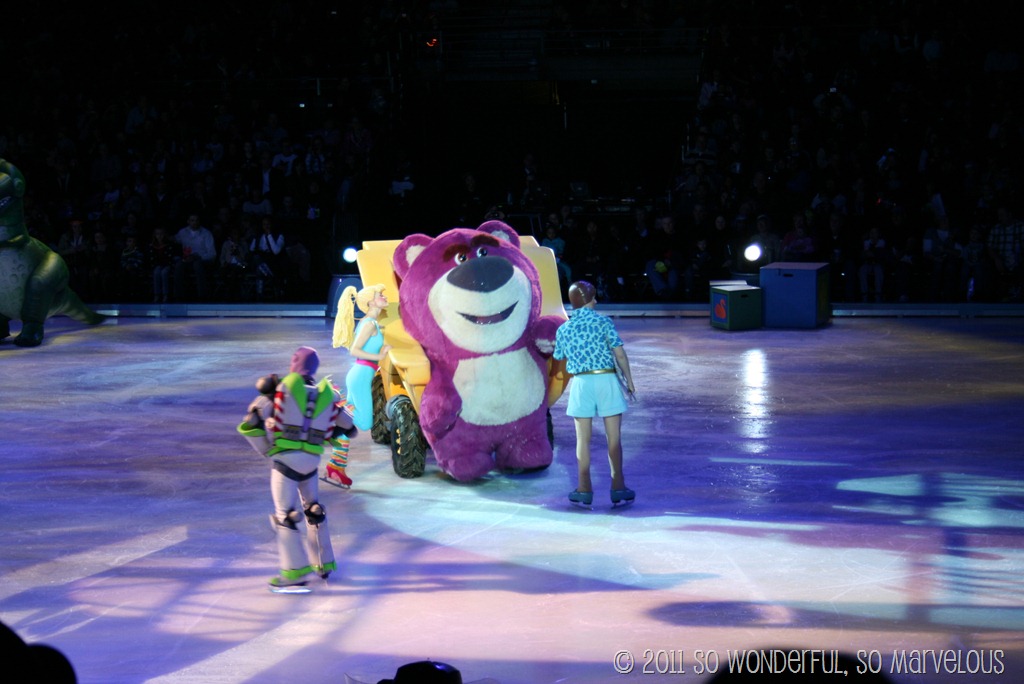 [toy-story-3-on-ice-0986.jpg]