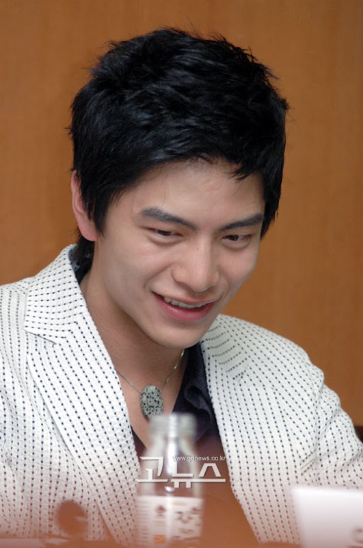 รูปภาพ หนุ่มหล่อเกาหลี รูปหนุ่มหล่อ มาดูเลยน่ารักทั้งนั้น