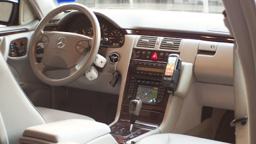 mercedes benz phone cradle. I use my phone as my main