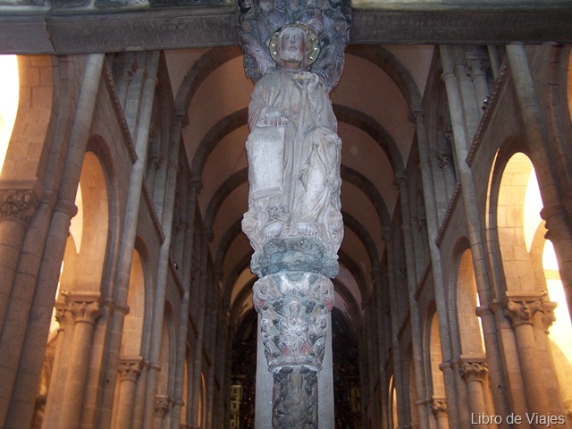 [Entrada a la Catedral de Santiago por el Pórtico de la Gloria.jpg]