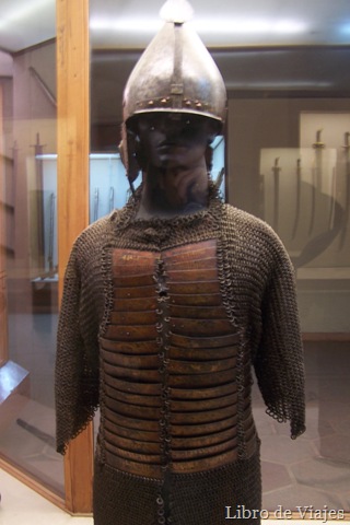 [Armadura e Indumentaria de un Jenizaro en el Museo de la Guerra en el Palacio de Topkapi[2].jpg]