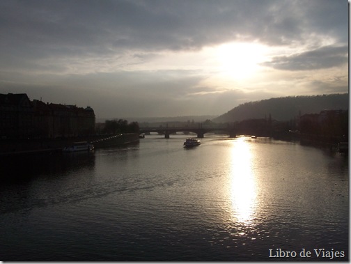 Atardecer sobre el Moldava
