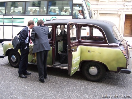 [TaxisenlaciudaddeLondres.Enelcentros[1].jpg]