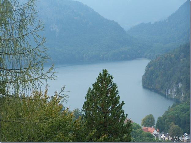 Vistas del Lago al pie del Castillo del Rey Loco