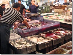 13Japan-FishMarket 003