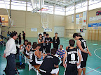 Miguel García dóna instruccions a l'equip