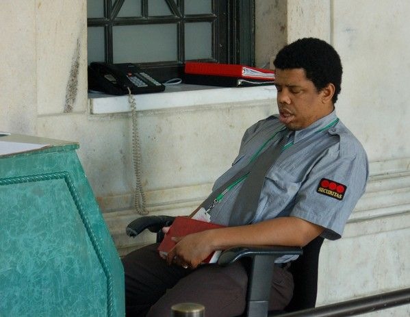 [sleeping-security (2)[2].jpg]
