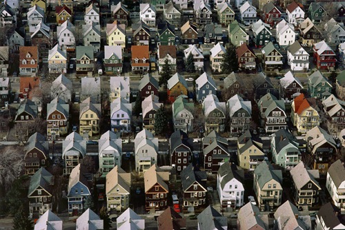 Breathtaking Aerial Photographs By Alex Maclean Seen On coolpicturesgallery.blogspot.com Or www.CoolPictureGallery.com 2_family_houses