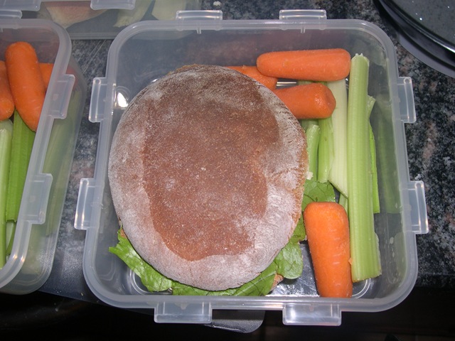 [school lunches 022[2].jpg]