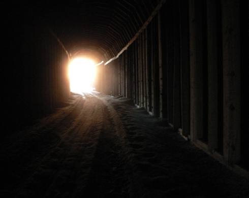 [light-tunnel-01[4].jpg]